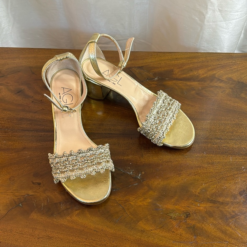 NEW!!
Crochet Block Heel Sandal (Women)
AGL size 38